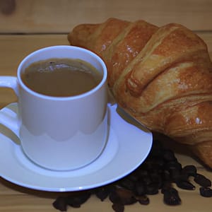 coffeeandcroissant Coffee has become a beloved drink around the world, enjoyed by millions of people every day. However, coffee is not just a drink, but a versatile beverage that can be paired with a variety of different foods and desserts. Pairing coffee with food can elevate both the taste of the coffee and the food, creating a truly enjoyable experience.